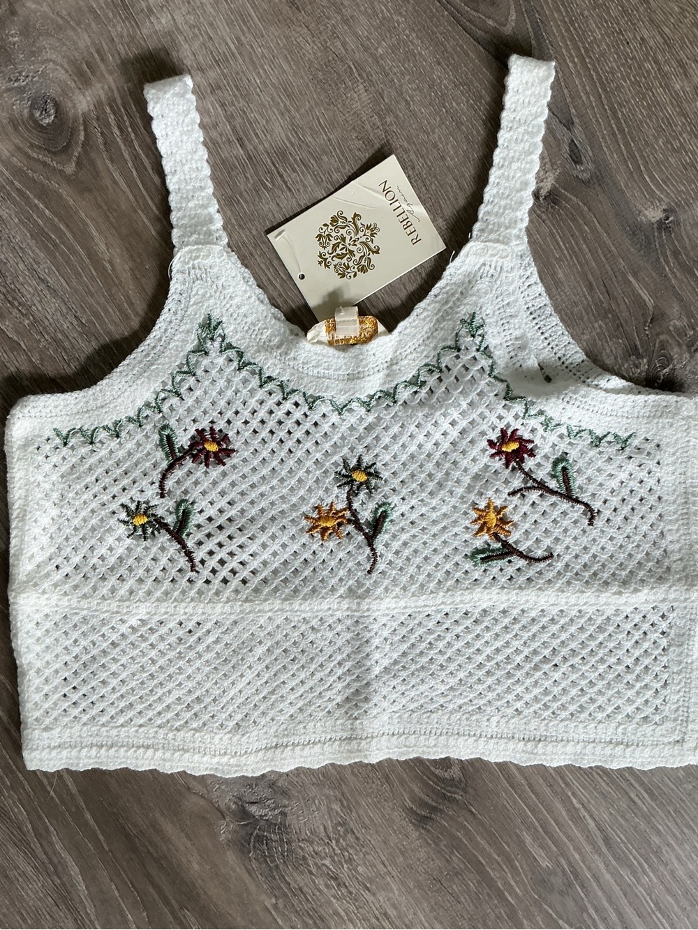 NWT Rebellion White Crochet Floral Crop Tank Top - Picture 2 of 7